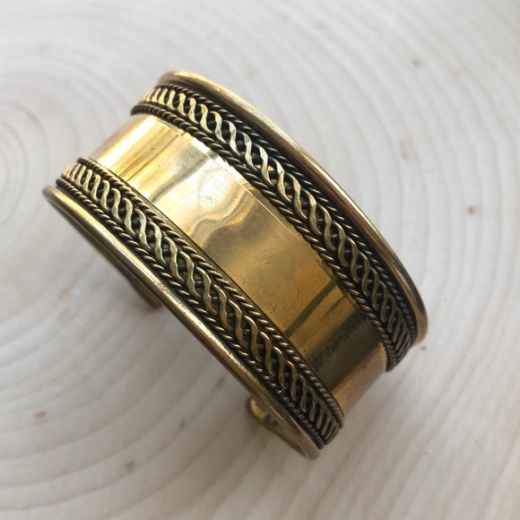 NWT Free People Engraved Bun Cuff Gold - Picture 6 of 8